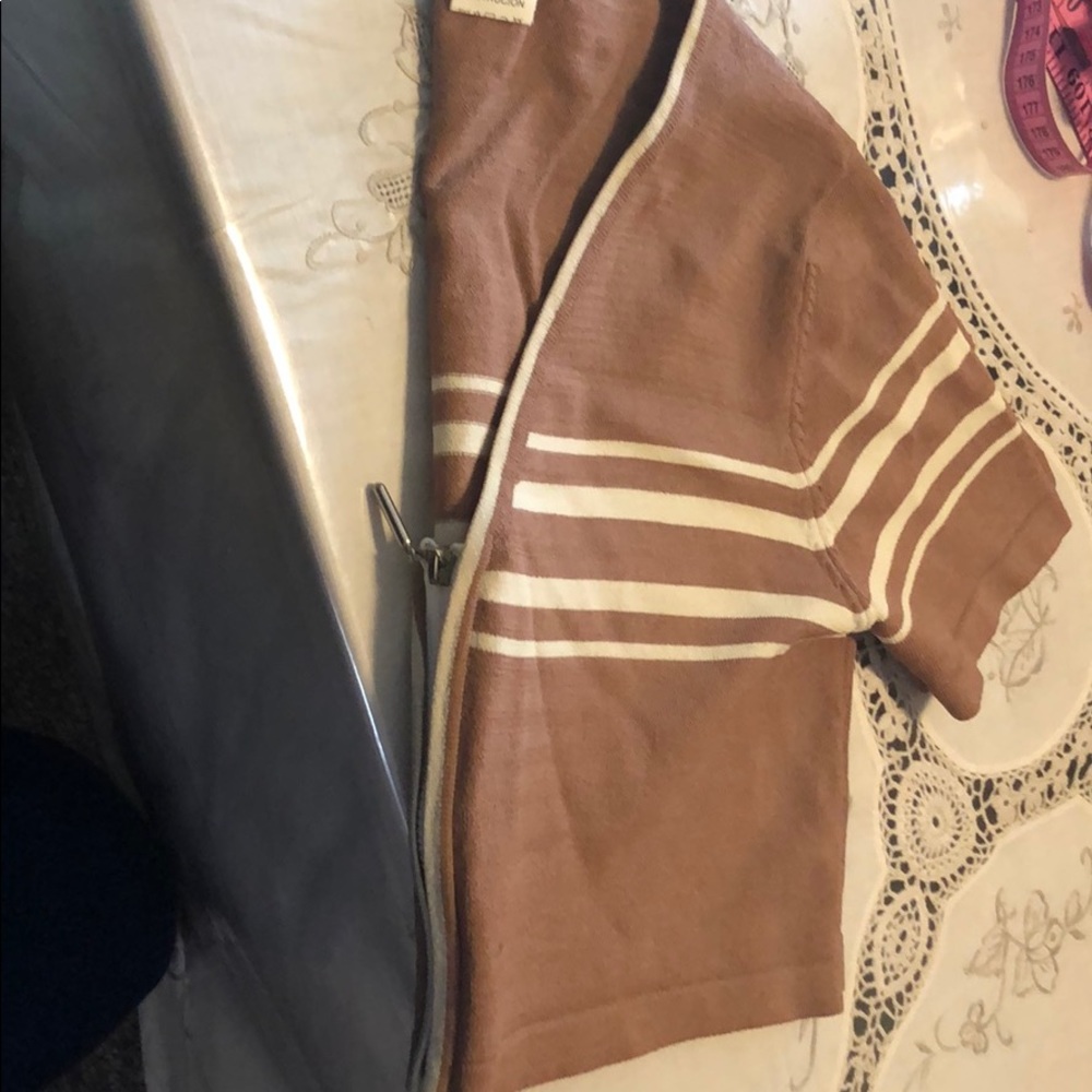 New no tag on, top by artistic size s